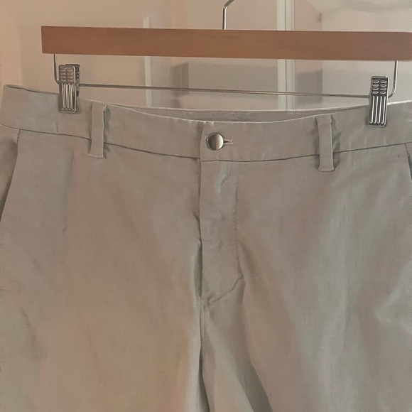 Lululemon Commission Classic-Fit Short 7" Warpstreme Seal Grey 2022 M7AJXS Sz 34 - Picture 3 of 7